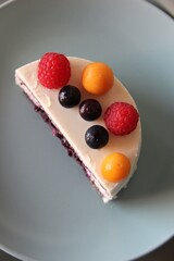 Cake with berries