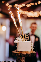 Odpalony tort weselny
