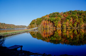 Fototapeta premium Fall scenes with colorful trees at Cheat Lake