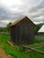 Obraz premium Old wooden barn with a rustic patina