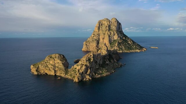 Drone Video - Ibiza Es Vedra Spagna - Cala d'Hort Spiaggia
