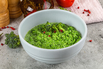 Dietari vegan broccoli cream soup