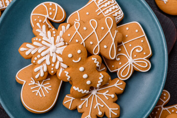 Delicious gingerbread cookies with honey, ginger and cinnamon