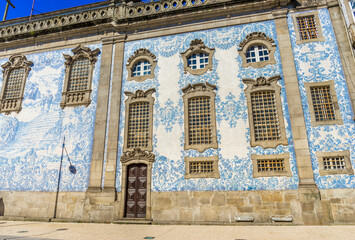 Igreja do Carmo (Carmo Church) lateral wall covered with the traditional Portuguese blue tiles (azulejos azuis)