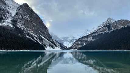 Obraz premium lake louise banff national park country