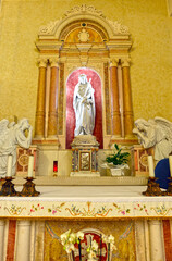 Innenansicht der Wallfahrtskirche Madonna della Corona in Ferrara di Monte Baldo, Verona/Venetien