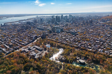 Obraz premium Parc La Fontaine in Montréal, aerial view