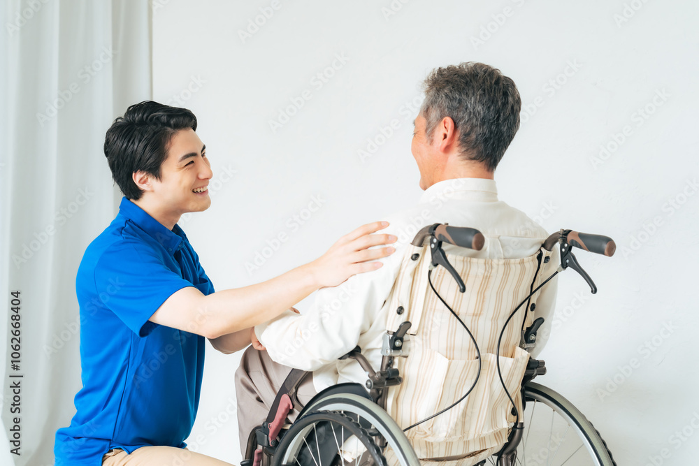 Poster 介護、介護士、サポート、支援、スタッフ、デイサービス、車いす、ヘルパー、ホームヘルパー、日本人、男性、シニア、高齢者、お年寄り、老人、患者、リハビリ、車椅子、真心、笑顔、介助、優しさ、訪問、障害、障がい者、老人ホーム、介護施設、仕事、アルバイト、介護福祉士、ウェルネス、理学療法士、病院、治療、診療、安心、サービス、コピースペース、医療、マッサージ、リハビリテーション、福祉、ヘルスケア、職員、見守り