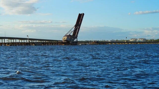 Bradenton, Florida, USA: 11 04 2024: Bridge over manatee river  and riverwalk of bradenton 