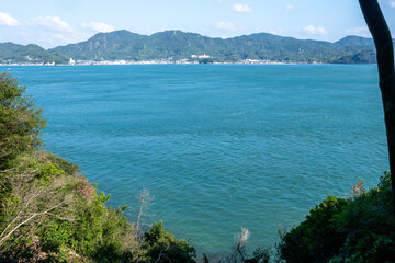 日本の広島県竹原市の大久野島の悲しくも美しい風景