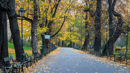Krakowskie planty jesienią, czyli wielki park w Krakowie © Michal45
