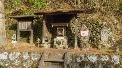 長野県　旧中山道の「おしゃごじさま」【木曽路・妻籠宿】先住民と大和民族の土地の境に置かれた土地の神	