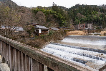 長野県 妻籠宿にある蘭(あららぎ)川取水堰堤(下流の蘭川発電所のための取水施設)/木曽郡南木曽町