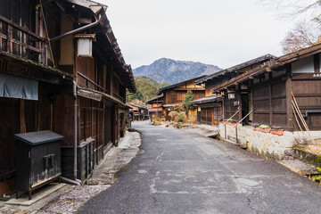 長野県　妻籠宿／重要伝統的建造物群保存地区のレトロな町並み【木曽路・旧中山道】1月