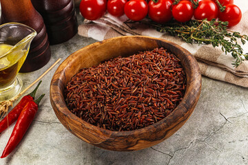 Red raw dry rice gor cooking