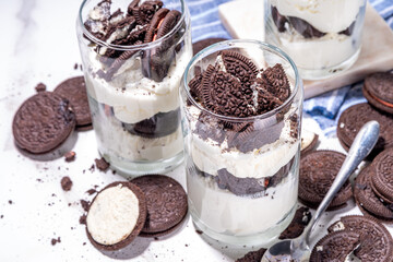 Cream and cookie oreo layered dessert