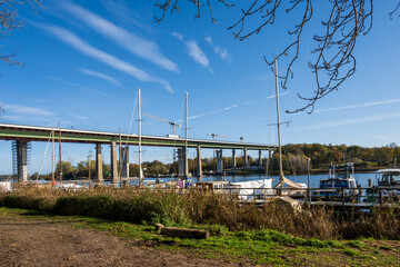 Baustelle Neubau der Rader Hochbrücke über den Nord-Ostsee-Kanal bei Rendsburg, Im Vordergrund...