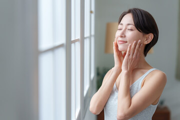 女性　スキンケア