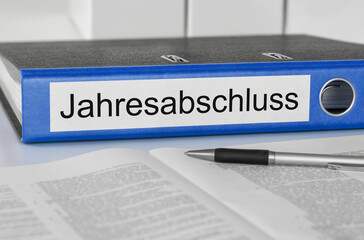 Aktenordner mit der Beschriftung Jahresabschluss