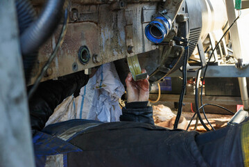 Repair of a diesel generator converted to gas.