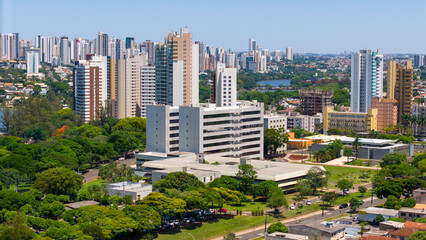 Obraz premium Cidade de Londrina, paraná, brasil. Vista aérea da cidade de londrina no paraná. 