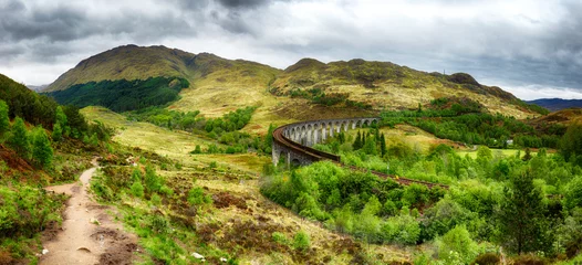 Wandcirkels Glenfinnanviaduct Scotland old train bridge, Glenfinnan  © TTstudio