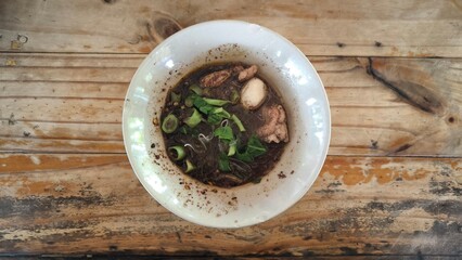 Chinese style noodles made from flour.