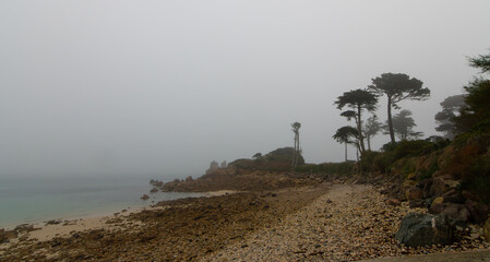 Brume matinale d'automne &agrave; Port-Blanc Penv&eacute;nan - Bretagne