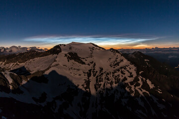 Nachtleuchtende Wolken &uuml;ner dem Hocharn