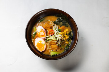 Asiatische Suppe mit Ei, Miso, cremig, lecker, scharf