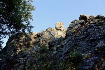 Die Felsgruppe Kirner Dolomiten bei Kirn im Landkreis Bad Kreuznach im deutschen Bundesland Rheinland-Pfalz. Aussicht vom Premium-Wanderweg Vitaltour 3-Burgen-Weg.