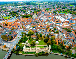 Obraz premium Aerial view of Newark-on-Trent, a market town and civil parish in the Newark and Sherwood district in Nottinghamshire, England