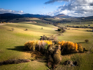 Krajobraz górski Beskid Niskim widok na gorę Lackowa © Rafal Kot