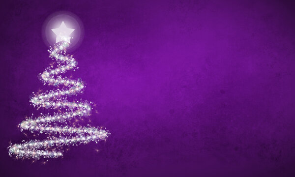 Fondo de degradado morado con textura de pared y &aacute;rbol de navidad blanco para felicitaci&oacute;n