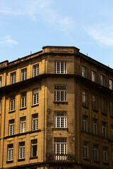 Prédios com arquitetura clássica no centro da cidade de São Paulo.  