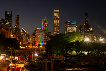 nightview of the chicago skyline at sunset