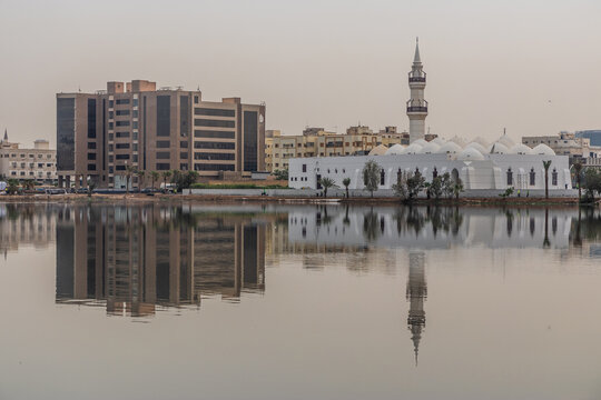 Lake Arbaeen and Jaffali Mosque in Jeddah, Saudi Arabia