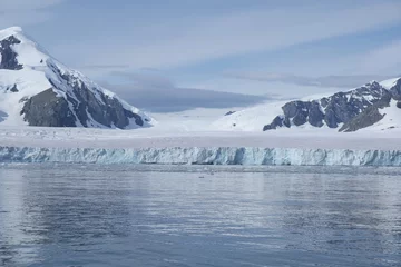 Fototapete Rund Antarctic Landscape with Glaciers and Mountains © Kay