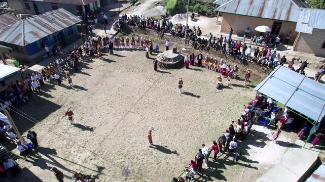 Un Village dans la Provin ce de Ruteng en Indon&eacute;sie en pleine c&eacute;r&eacute;monie traditionnel