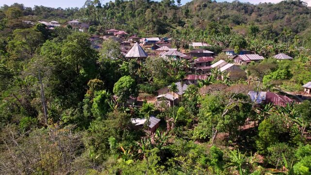 Un Village dans la Provin ce de Ruteng en Indon&eacute;sie en pleine c&eacute;r&eacute;monie traditionnel