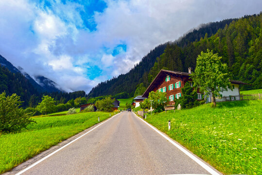 Gargellener Stra&szlig;e (L 192) zwischen St. Gallenkirch und Gargellen in Vorarlberg/&Ouml;sterreich