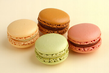 Obraz premium Elegant Macaron Dessert Collection for Culinary Art, Food Photography, and Celebration-Themed Design Projects – Ideal for Bakeries, Cafés, and Gourmet Marketing