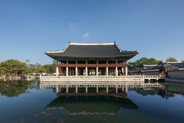 Naklejka premium Traditional Architecture in Gyeongbokgung Palace. Seoul, Korea