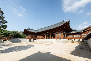 Fototapeta premium Traditional Architecture in Gyeongbokgung Palace. Seoul, Korea
