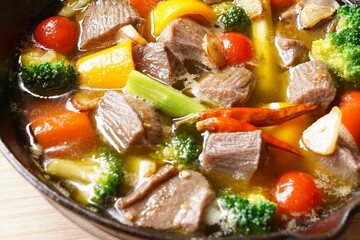 牛たん　アヒージョ　野菜