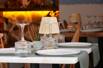Stylish restaurant table setting with unique decor for a memorable dining experience