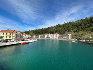 Zrmanja river and river valley with wooded shore (Obrovac, Croatia) - Fluss Zrmanja und Flusstal...