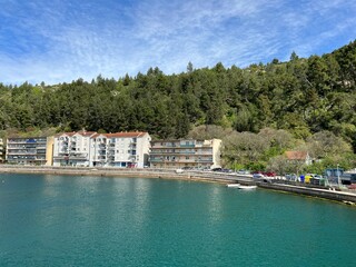 Zrmanja river and river valley with wooded shore (Obrovac, Croatia) - Fluss Zrmanja und Flusstal mit bewaldetem Ufer (Obrovac, Kroatien) - Rijeka Zrmanja i riječna dolina sa šumovitom obalom (Hrvatska © Mario