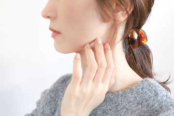 女性の横顔　フェイスライン