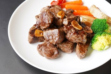 牛肉ヘレ　サイコロステーキ